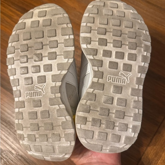 Puma Kids Slip On shoes  color White/Yellow/Gray size 12 - Picture 6 of 9